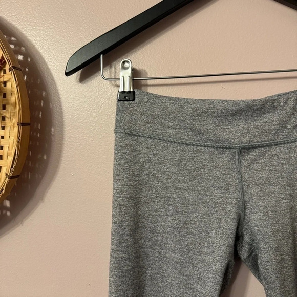 Ivivva by Lululemon Grey Leggings  Girls Size 12 - Picture 3 of 8